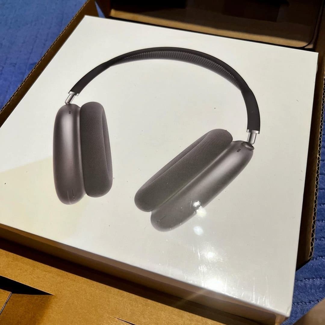 AirPods Max Wireless Over-Ear Headphones, Active Noise Cancelling