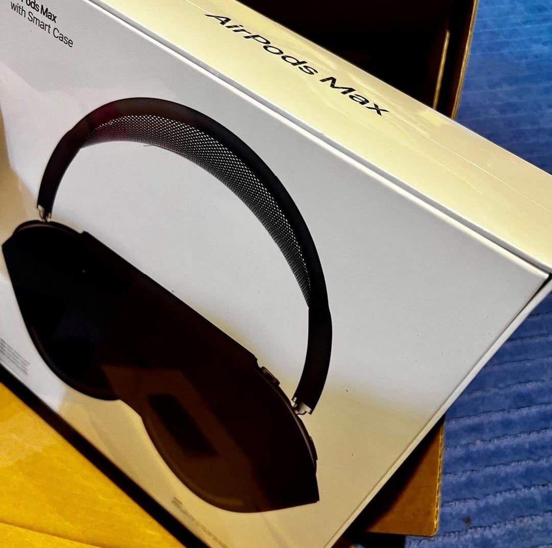 AirPods Max Wireless Over-Ear Headphones, Active Noise Cancelling